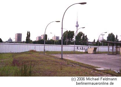 Berliner Mauer 1990 Grenzbergang Heinestrae