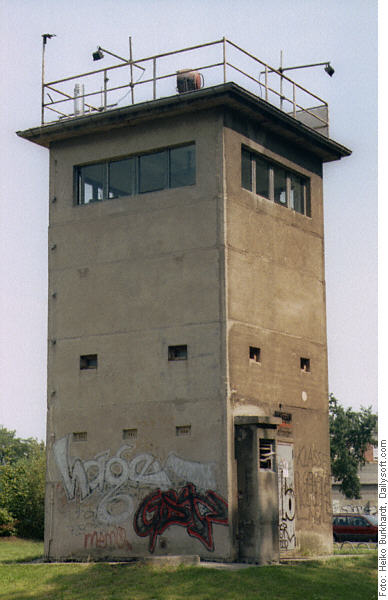 Berliner Mauer Wachturm