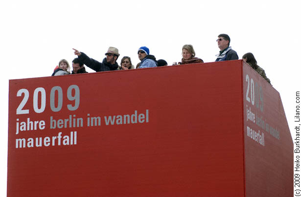 20 Jahre Mauerfall Infobox am Potsdamer Platz